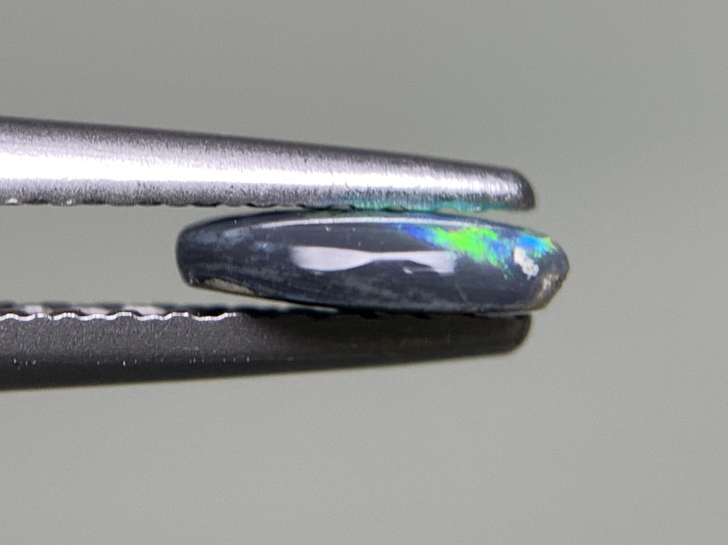 ブラックオパール 0.263ct 宝石ソーティング付き 6.1㎜×4.1㎜×1.4㎜ ルース( 裸石 ) 2529Y