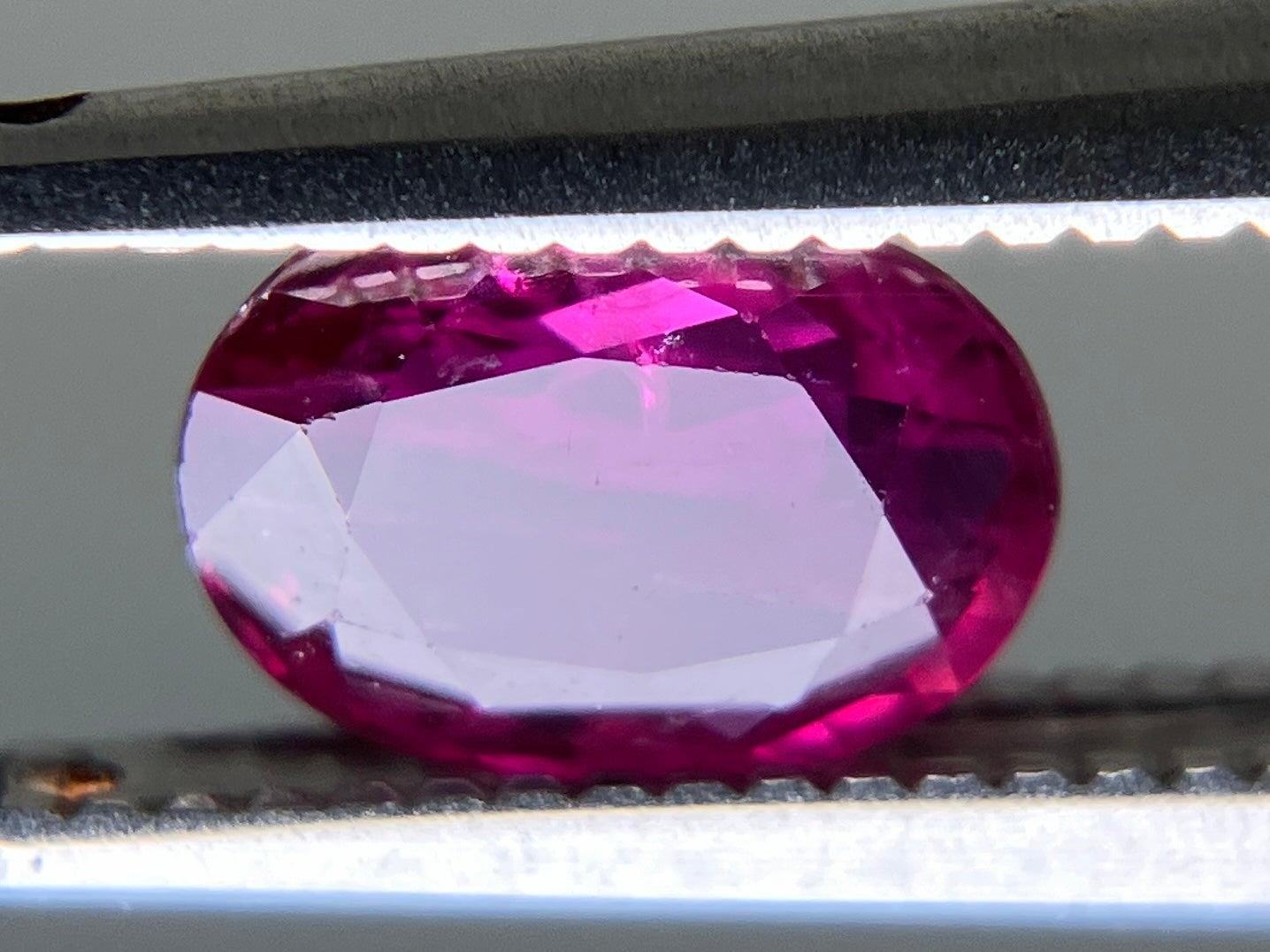 ルビー 天然 0.721ct 中央宝石ソーティング付き 6.40㎜×4.56㎜×2.44㎜ ルース( 裸石 ) 7343YY