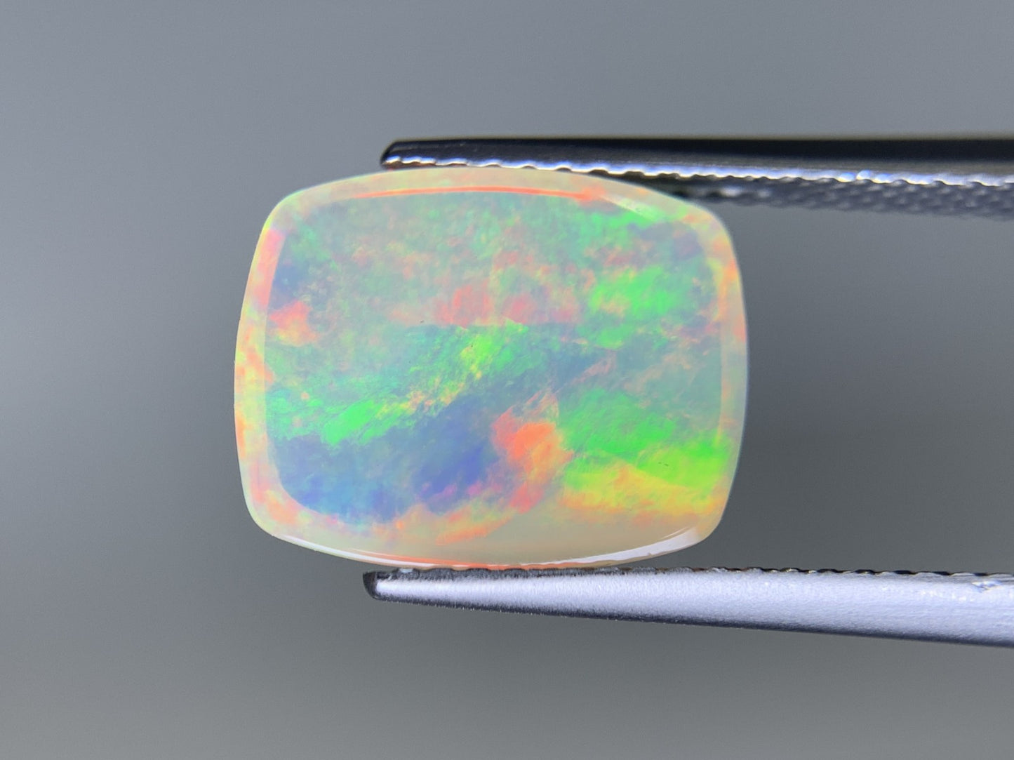 オパール 2.687ct 宝石ソーティング付き 12.1㎜×9.8㎜×3.9㎜ ルース( 裸石 ) 3615Y