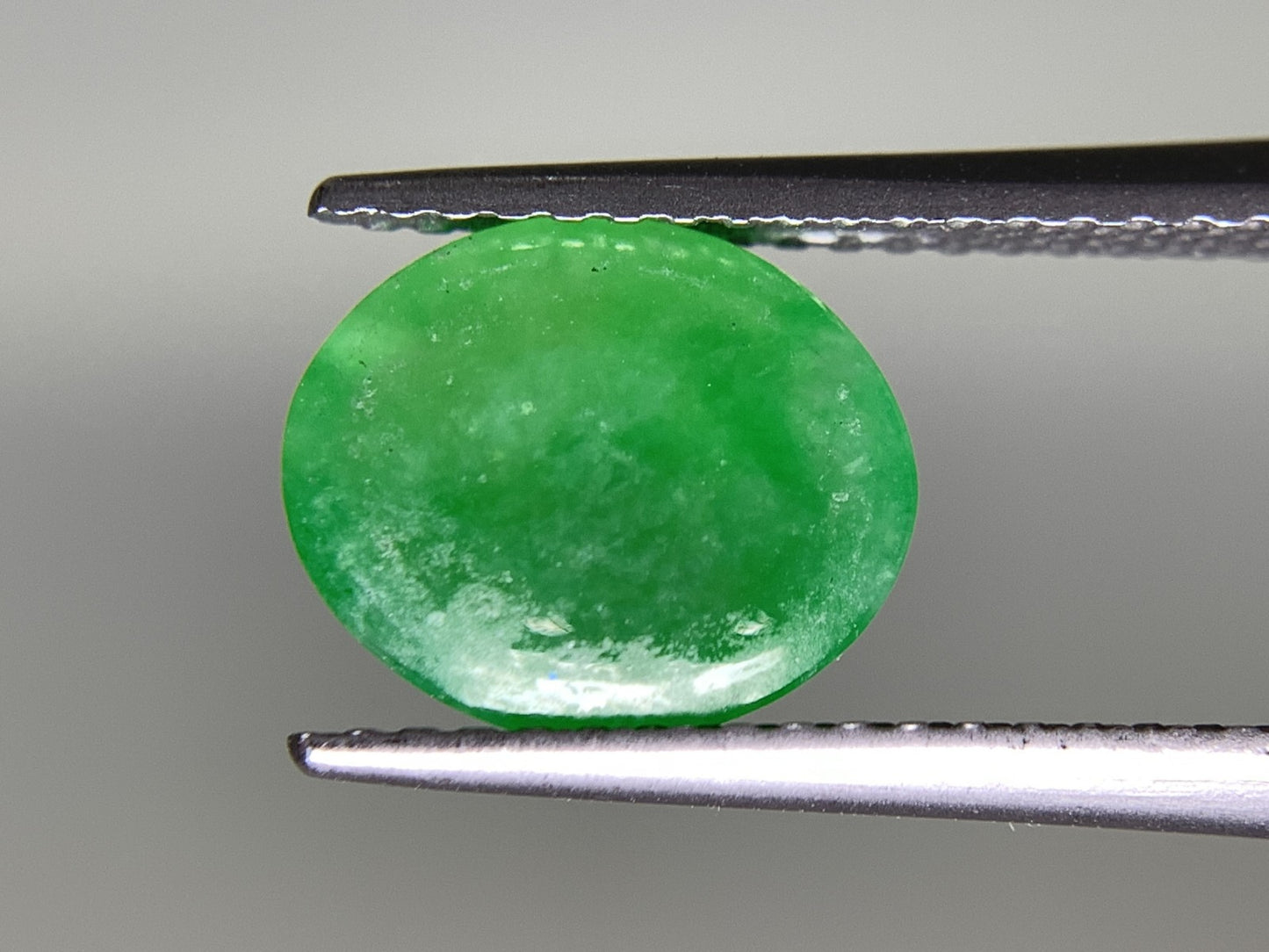 ひすい(ヒスイ 翡翠) 天然 2.453ct 宝石ソーティング付き 9.6㎜×8.0㎜×3.8㎜ ルース( 裸石 ) 4826Y