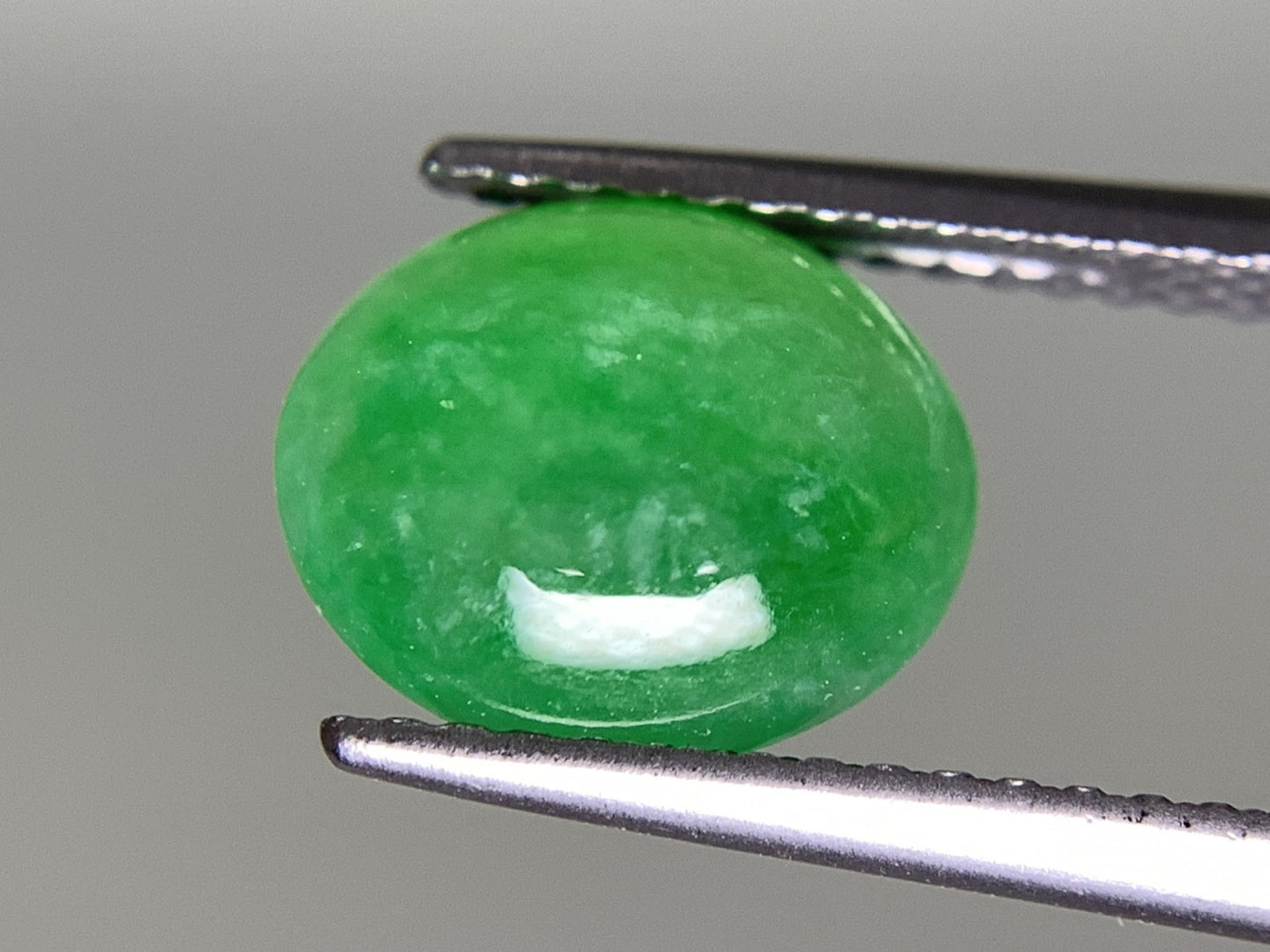 ひすい(ヒスイ 翡翠) 天然 2.453ct 宝石ソーティング付き 9.6㎜×8.0㎜×3.8㎜ ルース( 裸石 ) 4826Y
