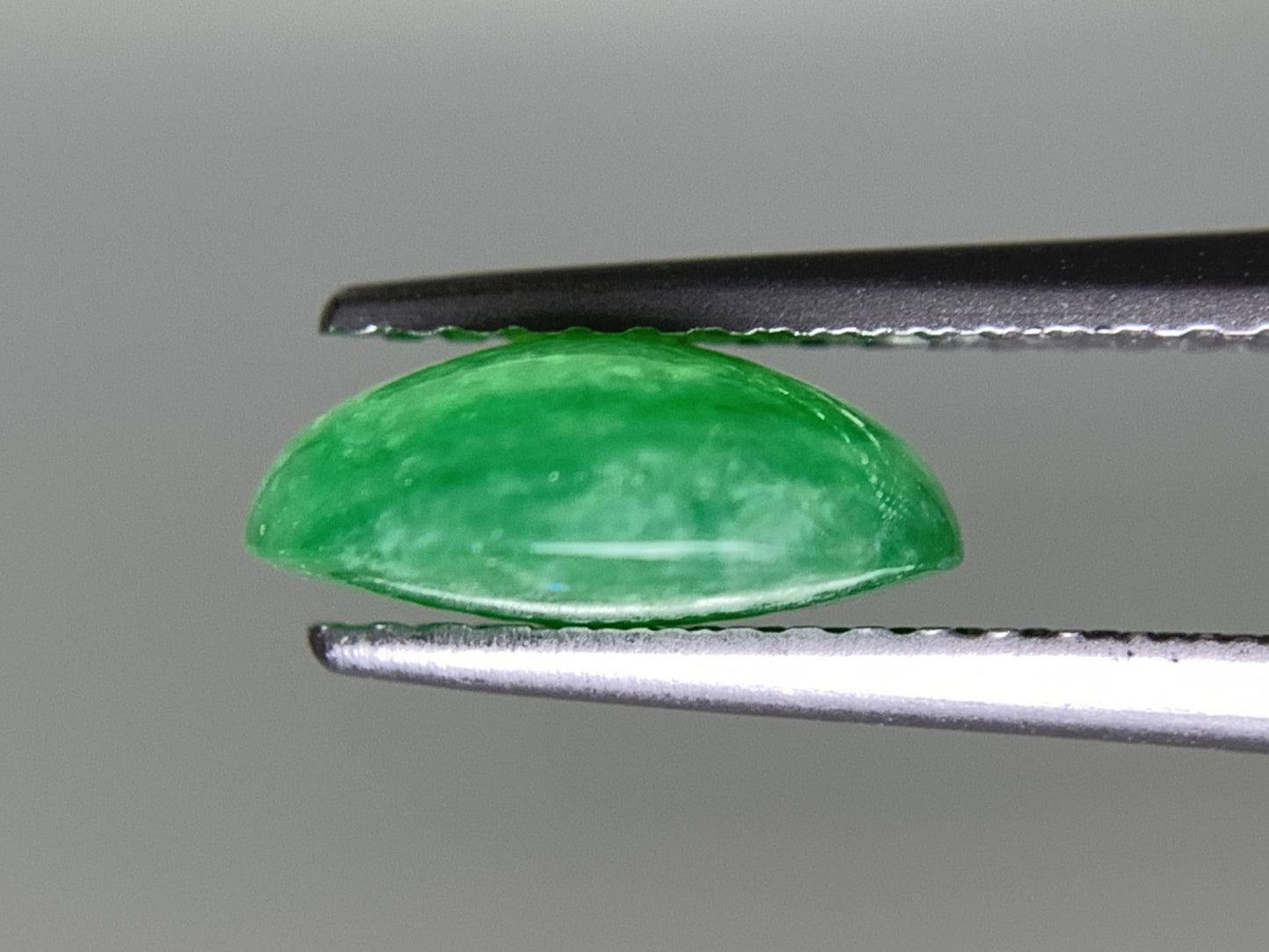 ひすい(ヒスイ 翡翠) 天然 2.453ct 宝石ソーティング付き 9.6㎜×8.0㎜×3.8㎜ ルース( 裸石 ) 4826Y