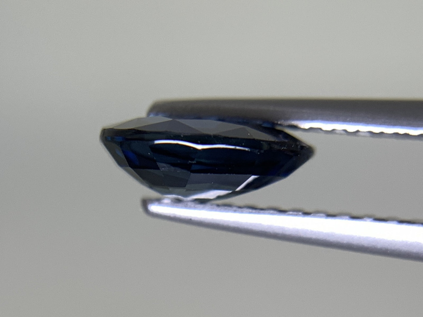サファイア 天然 1.364ct 中央宝石ソーティング付き 7.78㎜×6.37㎜×2.89㎜ 天然 ルース( 裸石 ) 4871Y