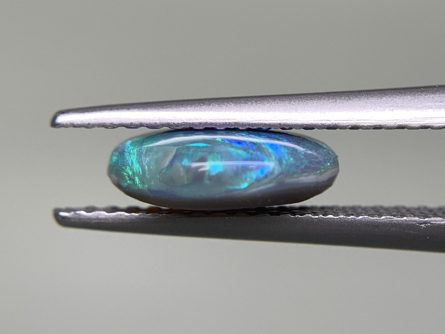 ブラックオパール 1.290ct 宝石ソーティング付き 9.0㎜×7.0㎜×3.1㎜ ルース( 裸石 ) 2438Y