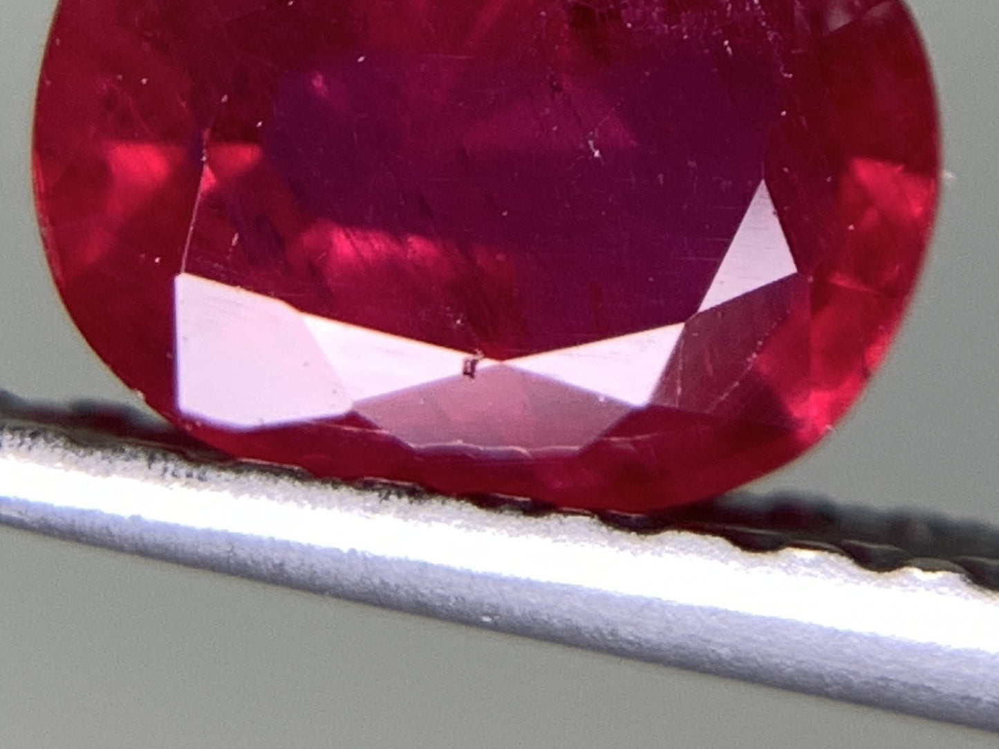 ルビー 天然 1.098ct 中央宝石ソーティング付き 6.44㎜×5.00㎜×3.40㎜ 天然 ルース( 裸石 ) 5022Y