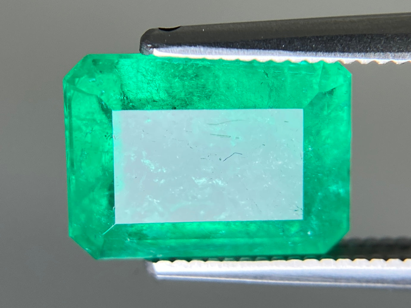 エメラルド 天然 3.562ct 中央宝石ソーティング付き 10.40㎜×7.78㎜×5.42㎜ ルース( 裸石 ) 7553YY
