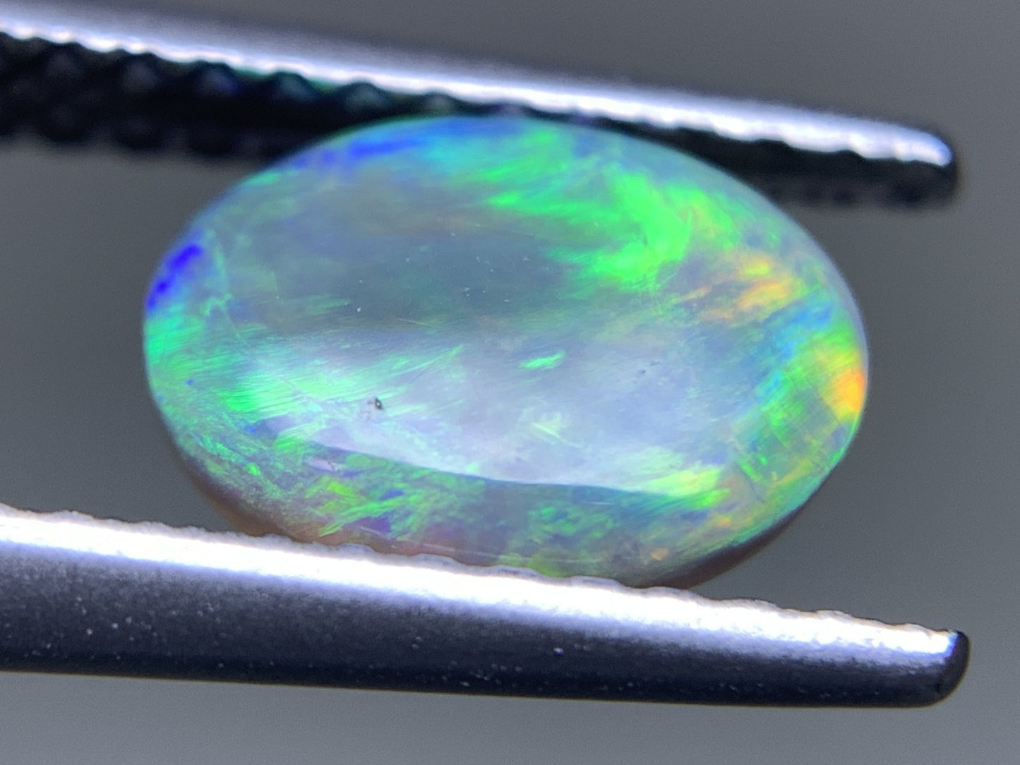 ブラックオパール 天然 0.875ct 宝石ソーティング付き 7.9㎜×6.1㎜×2.6㎜ ルース( 裸石 ) 6001Y