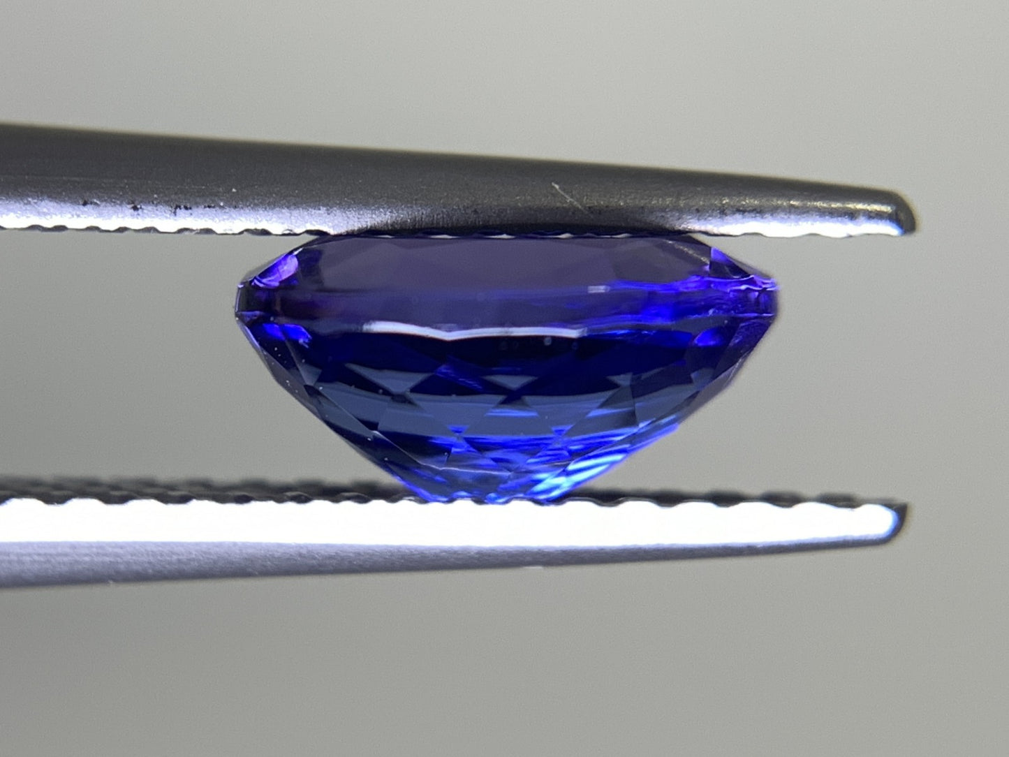 タンザナイト 1.53ct 宝石ソーティング付き 8.1㎜×6.1㎜×4.0㎜ ルース( 裸石 ) 2548Y