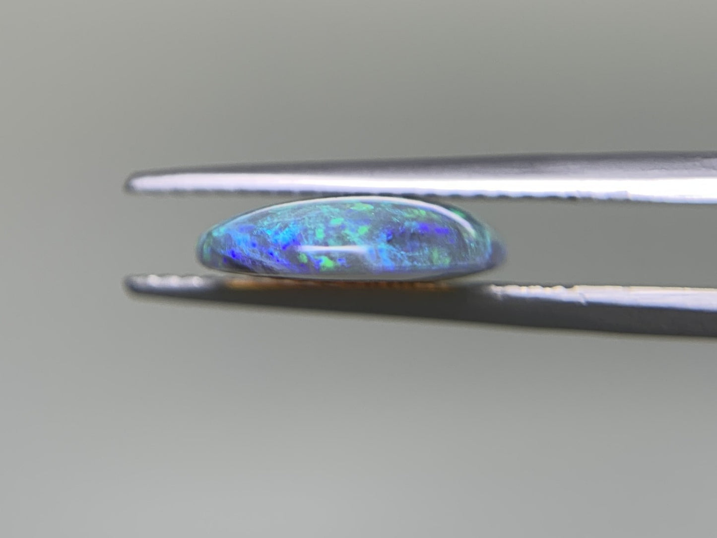 ブラックオパール 3.329ct 宝石ソーティング付き 15.2㎜×11.3㎜×3.1㎜ ルース( 裸石 ) 1944Y