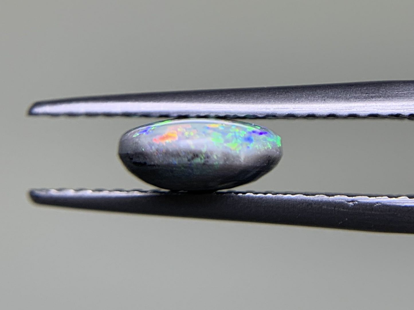 ブラックオパール 1.243ct 宝石ソーティング付き 9.2㎜×7.1㎜×3.1㎜ ルース( 裸石 ) 3838Y