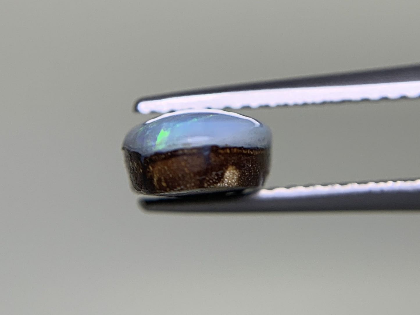 ボルダーオパール 2.854ct 宝石ソーティング付き 12.4㎜×6.8㎜×3.9㎜ ルース( 裸石 ) 3837Y