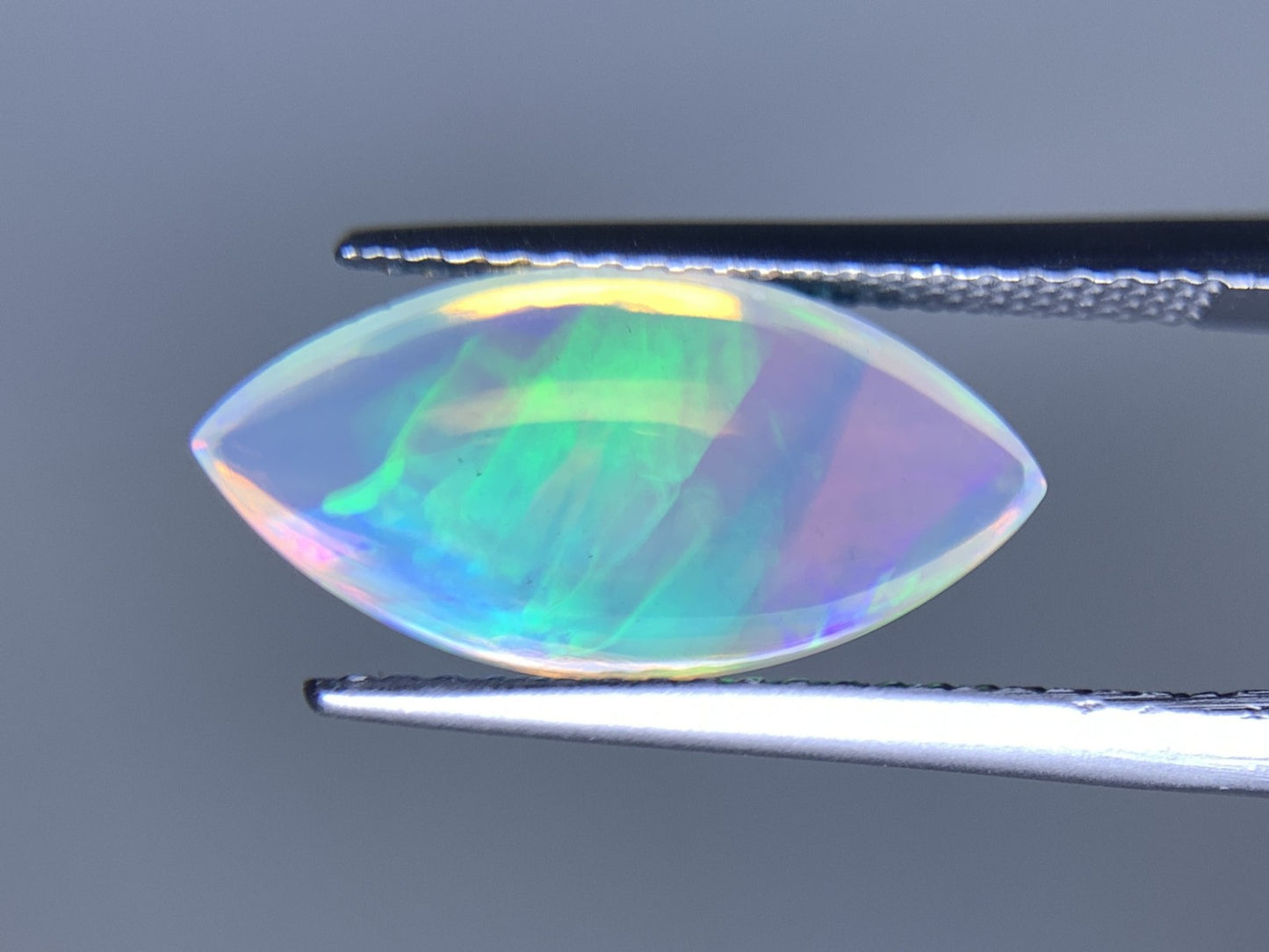 オパール 天然 2.094ct 宝石ソーティング付き 16.0㎜×7.9㎜×3.8㎜ ルース( 裸石 ) 6173Y