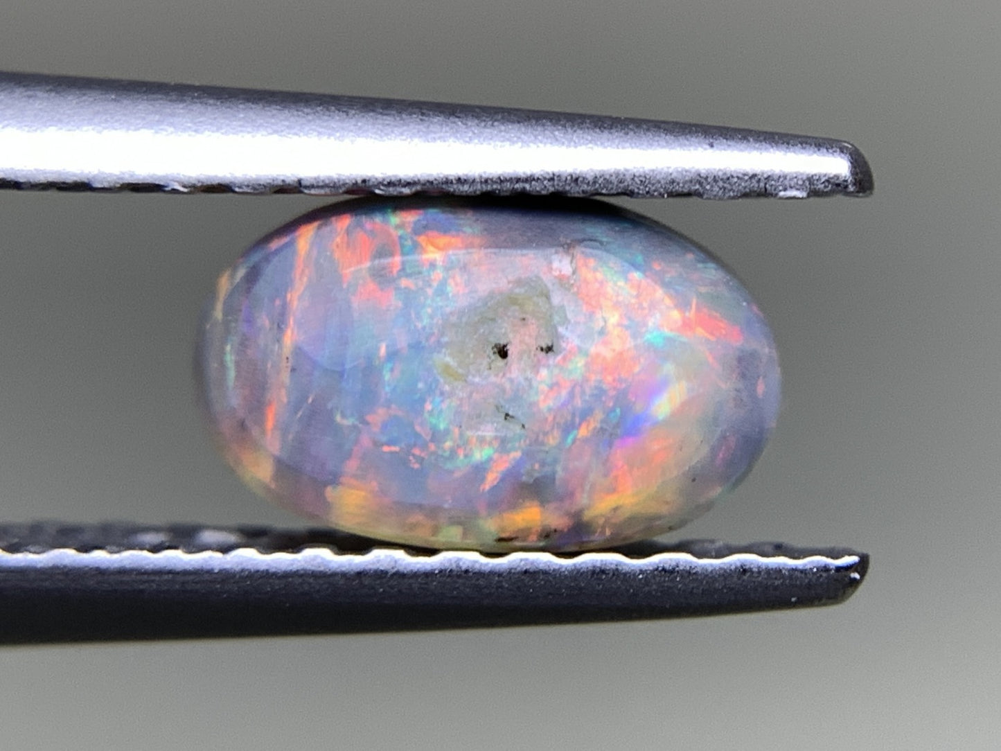 ブラックオパール 天然 0.596ct 宝石ソーティング付き 7.0㎜×4.4㎜×2.9㎜ ルース( 裸石 ) 5100Y