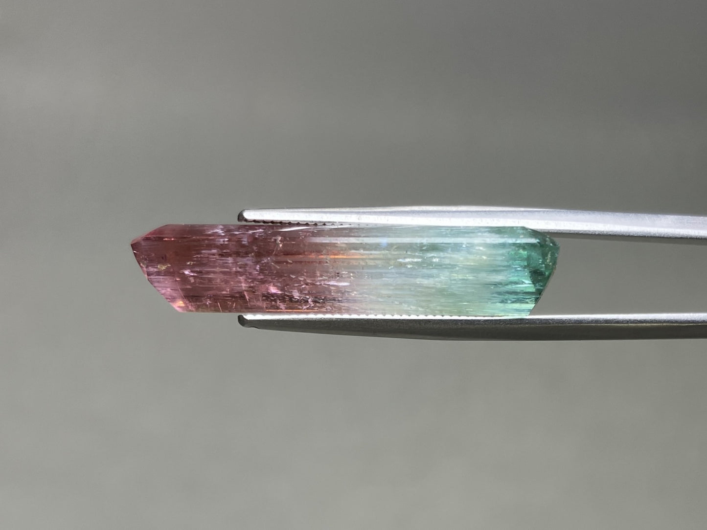 パーティーカラードトルマリン 天然 17.504ct 中央宝石ソーティング付き 30.04㎜×10.51㎜×6.10㎜ ルース( 裸石 ) 7552YY
