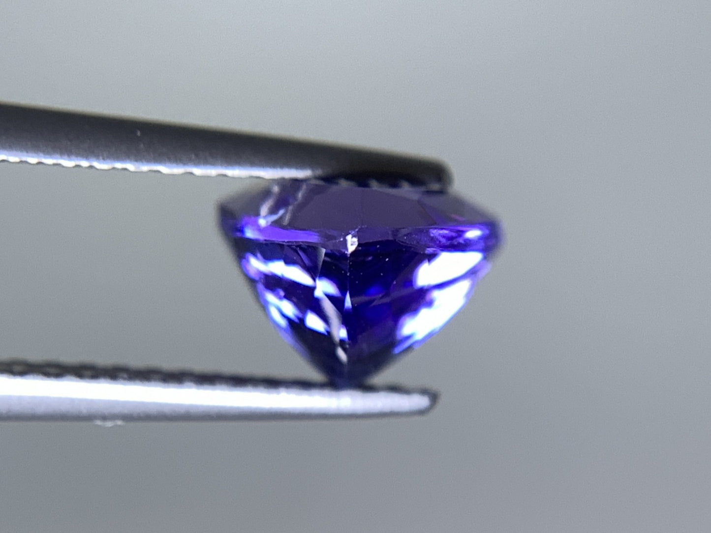タンザナイト 天然 1.859ct 宝石ソーティング付き 7.6㎜×7.5㎜×5.4㎜ ルース( 裸石 ) 5229Y