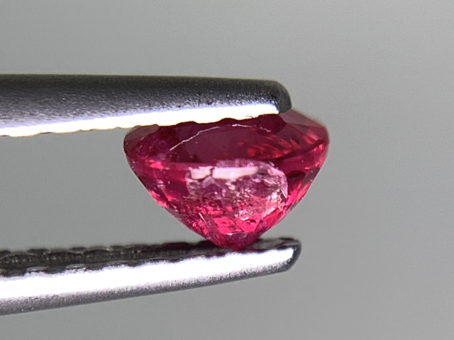 ルビー 天然 0.538ct 宝石ソーティング付き 4.5㎜×4.4㎜×3.0㎜ ルース( 裸石 ) 8003Y