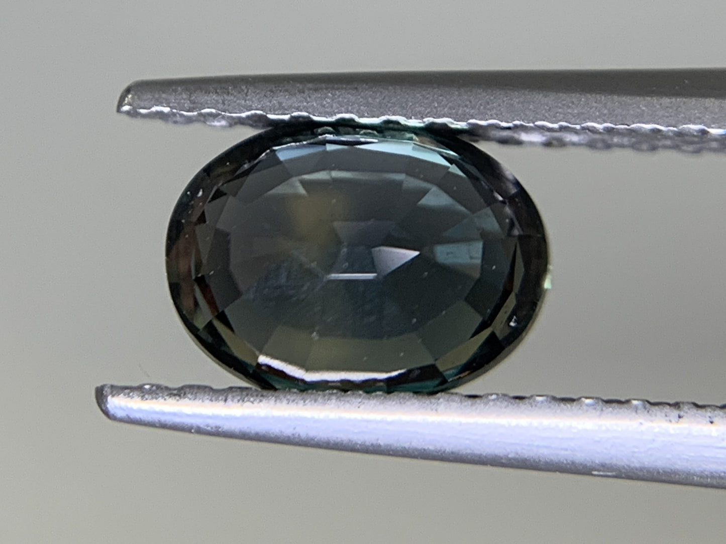 サファイア (カラーチェンジタイプ) 1.463ct 宝石ソーティング付き 7.2㎜×5.5㎜×3.8㎜ ルース( 裸石 ) 2007Y