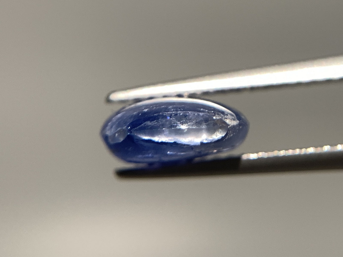 スターサファイア 天然 4.529ct 宝石ソーティング付き 11.2㎜×8.9㎜×4.0㎜ ルース( 裸石 ) 6958Y
