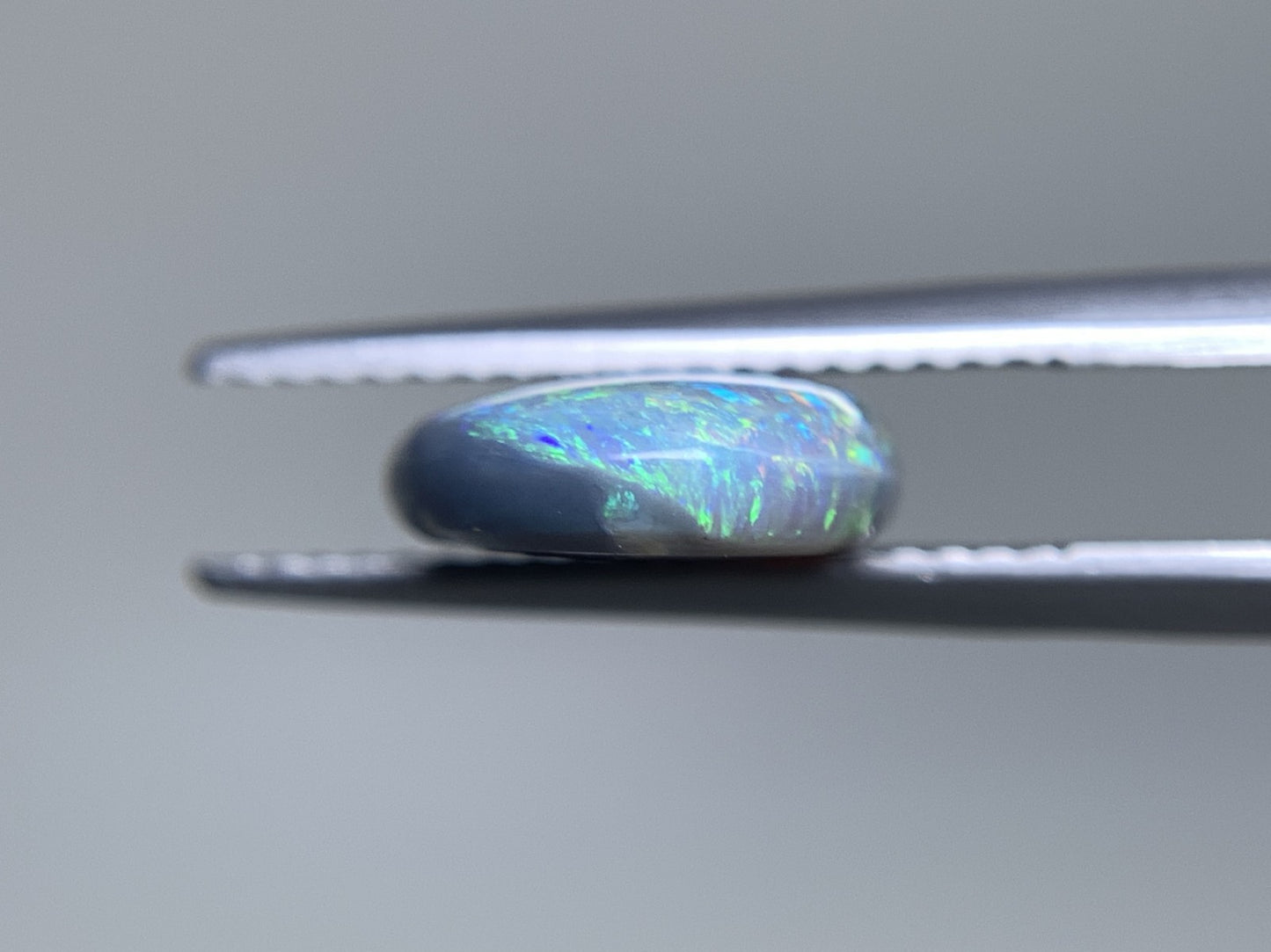 ブラックオパール 天然 3.620ct 宝石ソーティング付き 15.6㎜×9.9㎜×3.4㎜ ルース( 裸石 ) 6932Y