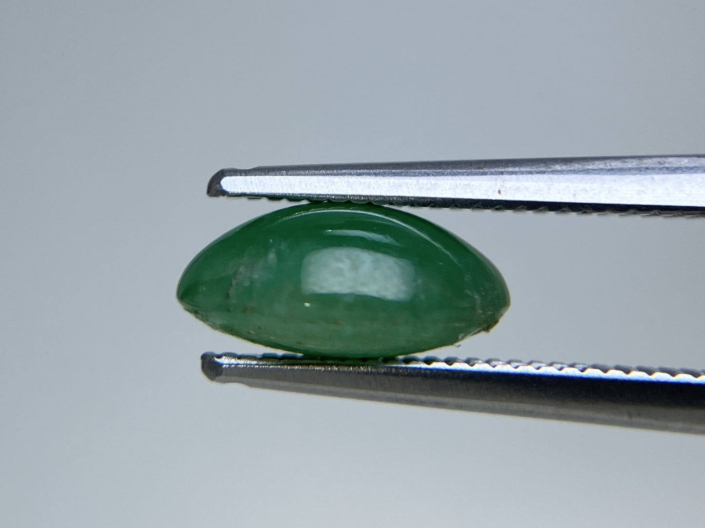 ヒスイ 2.860ct 宝石ソーティング付き 9.6㎜×7.6㎜×4.4㎜ 天然 ルース( 裸石 ) 4460YY
