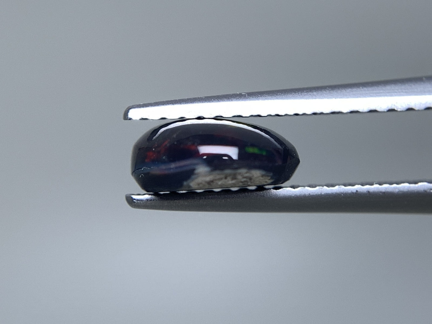ブラックオパール 天然 1.444ct 宝石ソーティング付き 8.3㎜×7.9㎜×3.4㎜ ルース( 裸石 ) 6950Y