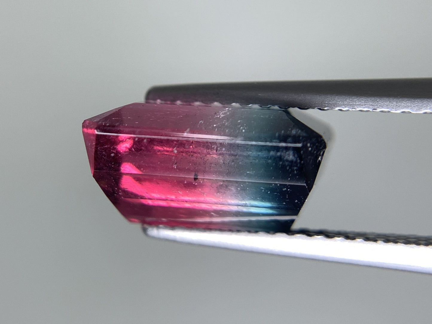 トルマリン(パーティーカラー) 天然 4.298ct 宝石ソーティング付き 10.5㎜×7.8㎜×5.6㎜ ルース( 裸石 ) 6961Y