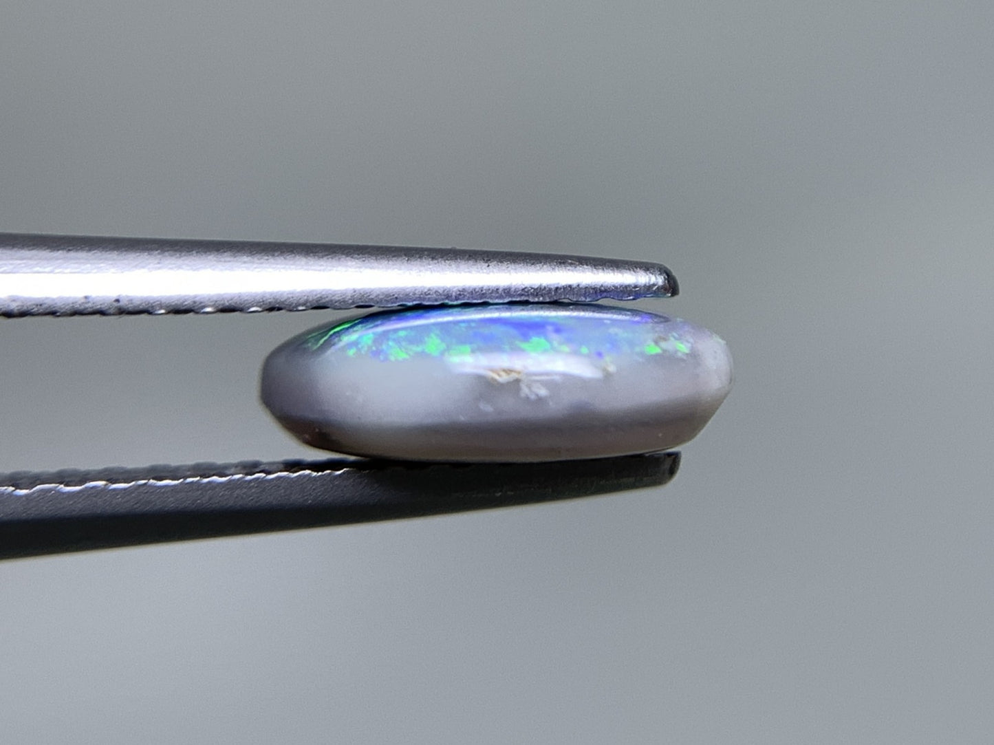 ブラックオパール 天然 1.236ct 中央宝石ソーティング付き 9.0㎜×7.1㎜×2.9㎜ ルース( 裸石 ) 8063Y