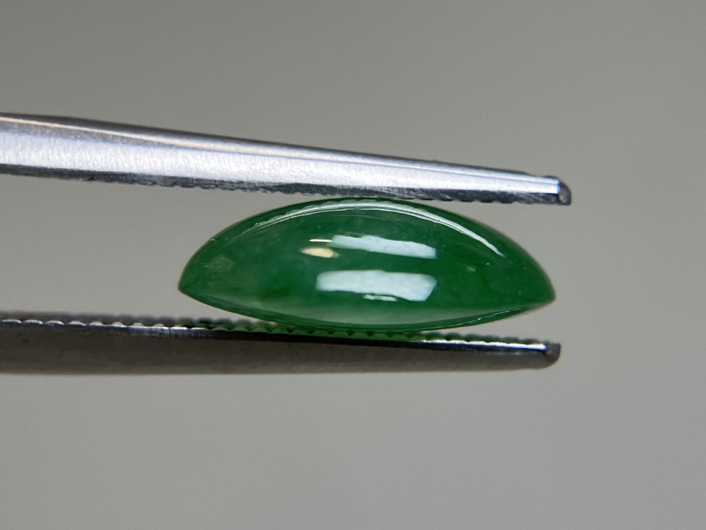 ひすい 3.685ct 宝石ソーティング付き 11.7㎜×9.3㎜×4.0㎜ 天然 ルース( 裸石 ) 4655YY