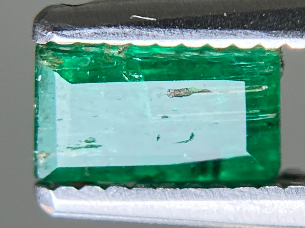 エメラルド 天然 0.444ct 宝石ソーティング付き 5.8㎜×3.3㎜×2.3㎜ ルース( 裸石 ) 7744YY