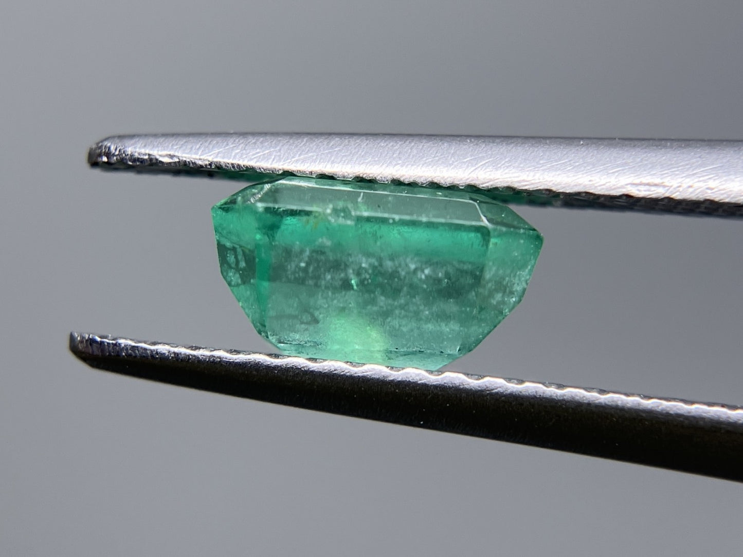エメラルド 1.223ct 宝石ソーティング付き 7.3㎜×5.1㎜×4.1㎜ ルース( 裸石 ) 3202S