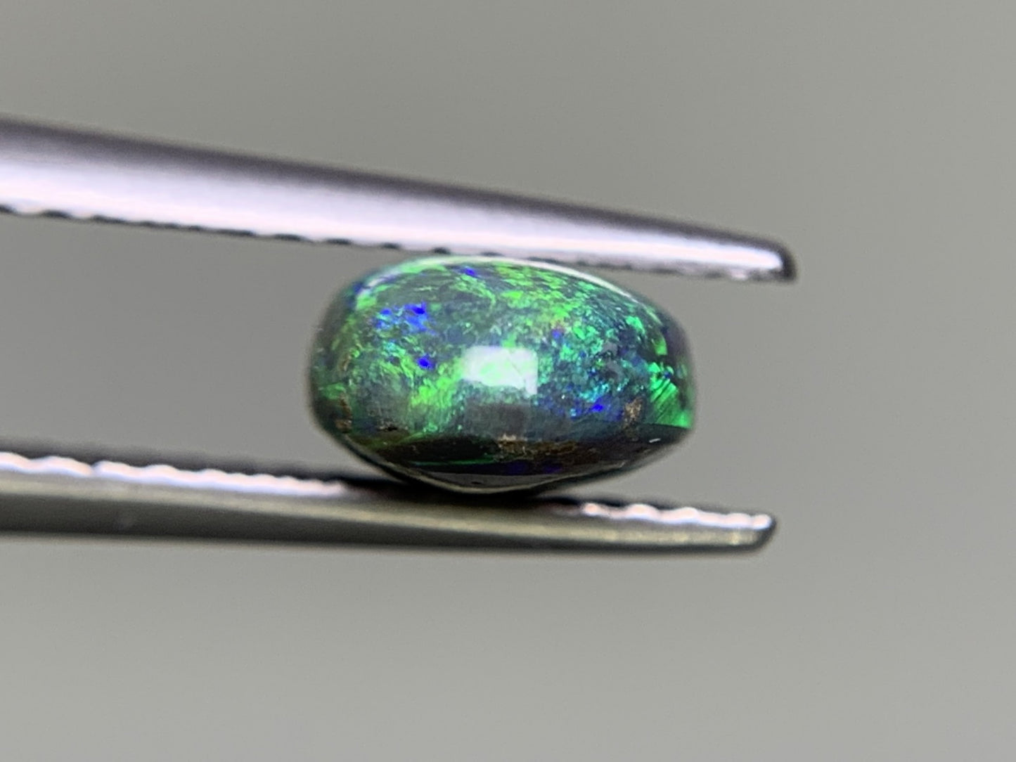 ブラックオパール 1.630ct 宝石ソーティング付き 10.3㎜×6.5㎜×3.9㎜ ルース( 裸石 ) 2027Y