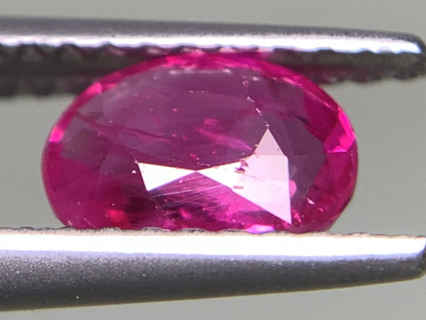 ルビー 天然 1.033ct 中央宝石ソーティング付き 6.75㎜×5.14㎜×3.00㎜ 天然 ルース( 裸石 ) 5086Y