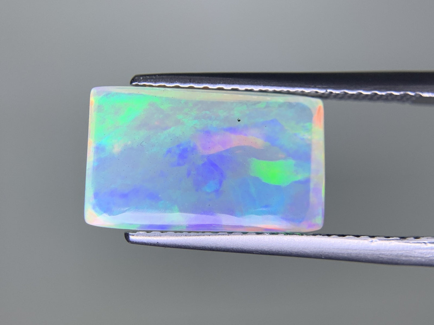 オパール 3.685ct 宝石ソーティング付き 13.7㎜×8.3㎜×5.5㎜ ルース( 裸石 ) 3905Y