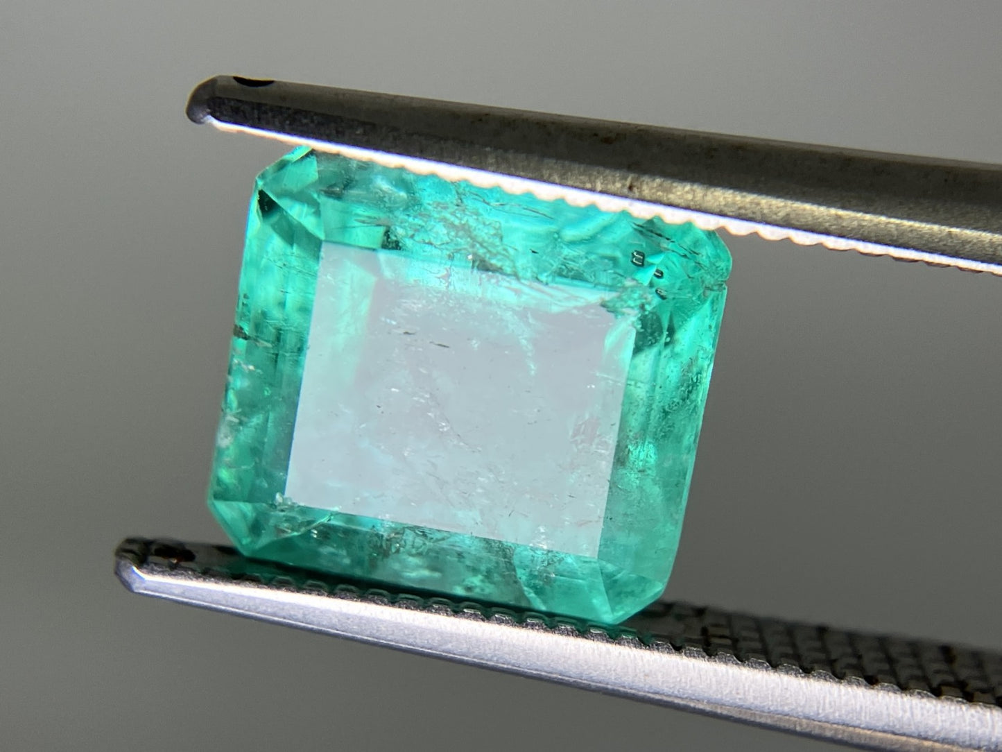 エメラルド 3.501ct 中央宝石ソーティング付き 9.17㎜×8.47㎜×6.11㎜ 天然 ルース( 裸石 ) 4712YY