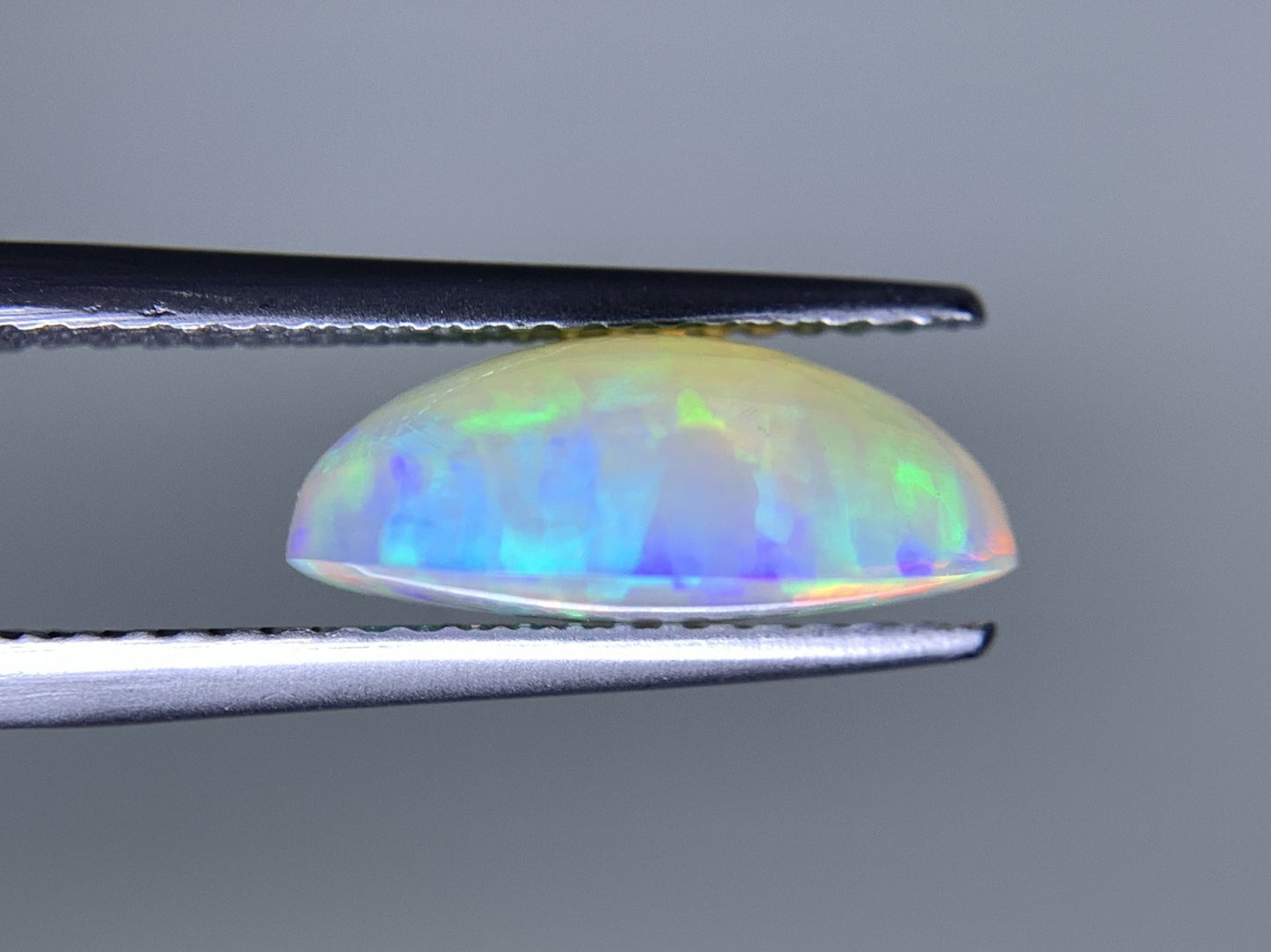 オパール 2.887ct 宝石ソーティング付き 12.8㎜×9.2㎜×5.1㎜ 天然 ルース( 裸石 ) 4290Y