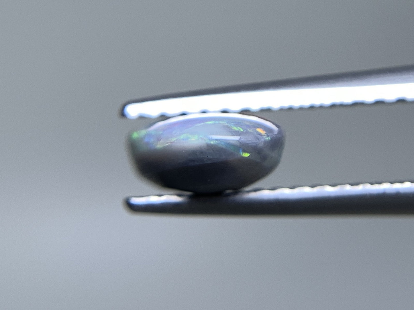 ブラックオパール 天然 1.456ct 中央宝石ソーティング付き 11.1㎜×6.4㎜×3.4㎜ ルース( 裸石 ) 6884Y
