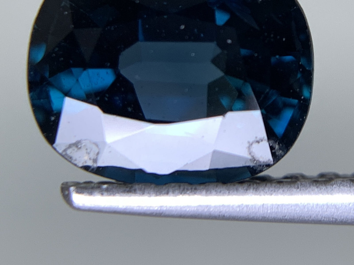 サファイア 天然 1.310ct 宝石ソーティング付き 6.9㎜×5.8㎜×3.6㎜ ルース( 裸石 ) 1872Y