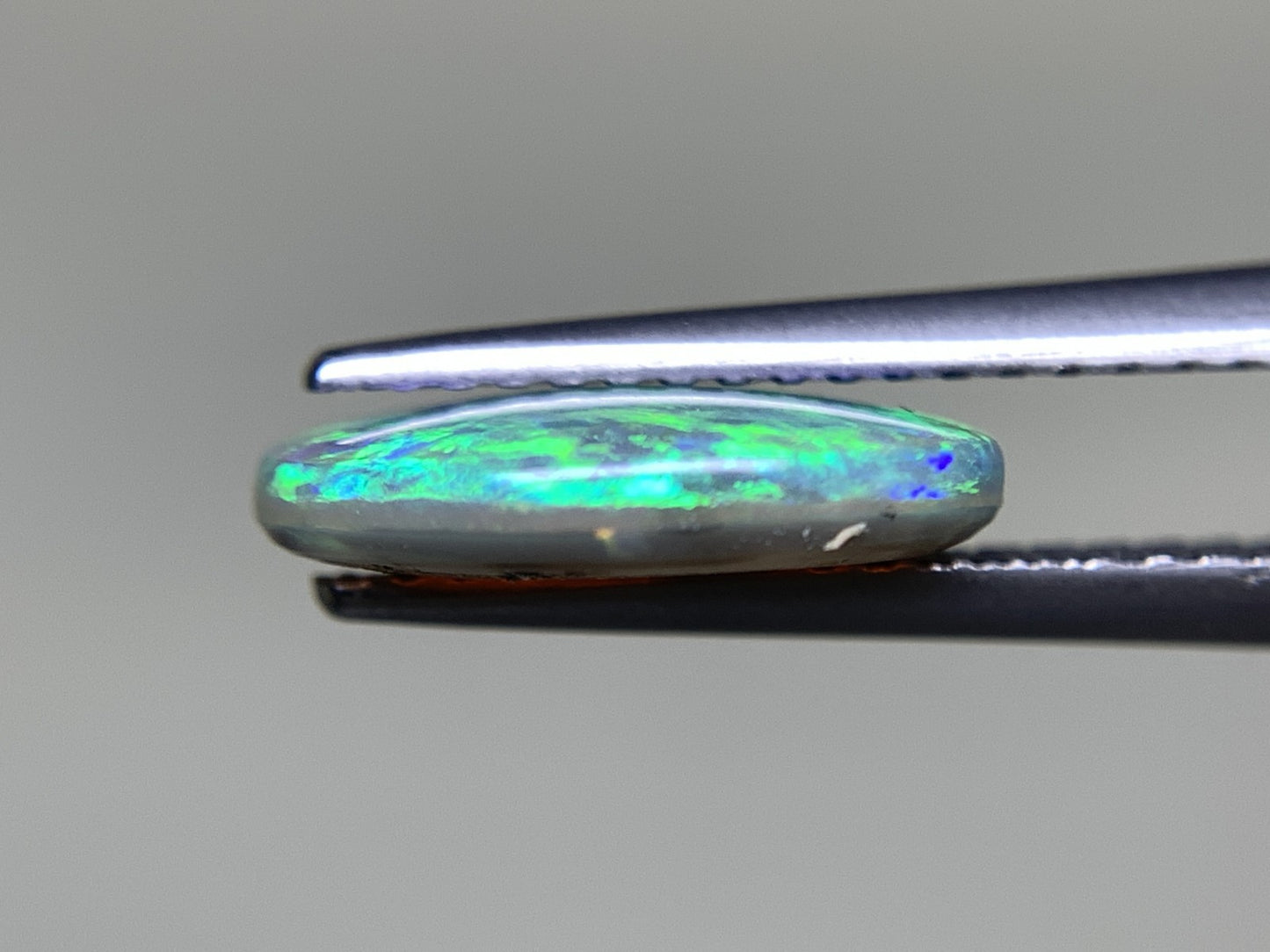 ブラックオパール 1.655ct 宝石ソーティング付き 11.4㎜×7.9㎜×2.7㎜ ルース( 裸石 ) 3067Y