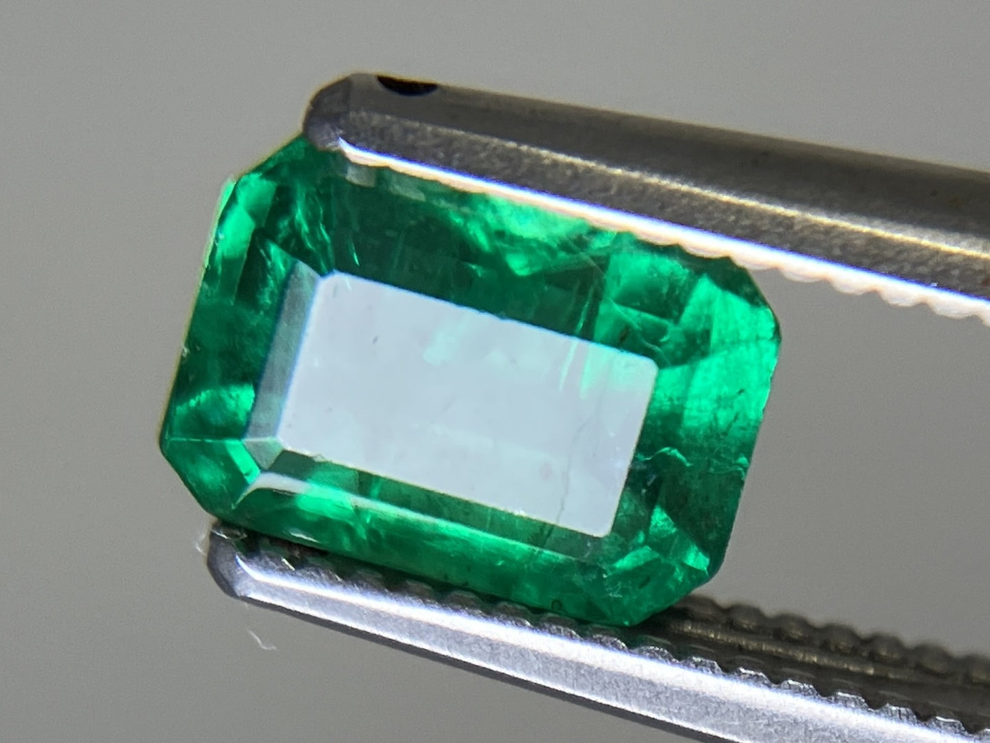 エメラルド 1.114ct 中央宝石ソーティング付き 7.17㎜×5.11㎜×4.04㎜ 天然 ルース( 裸石 ) 4785YY