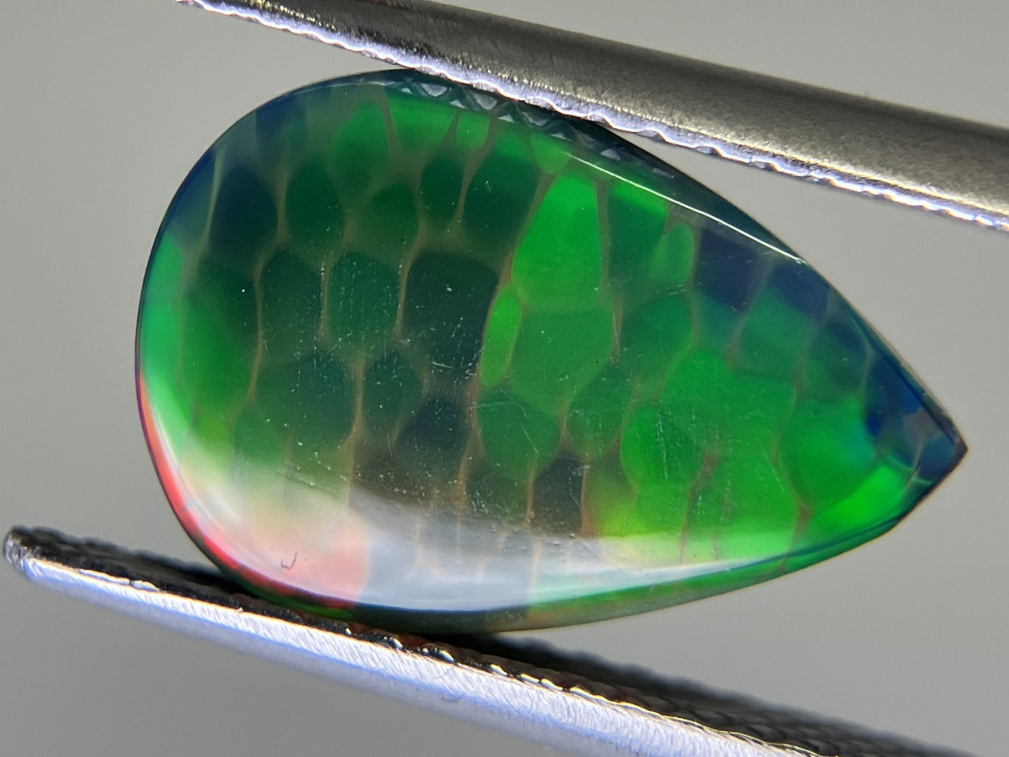 ハニカムブラックオパール(黒色化) 3.119ct 宝石ソーティング付き 12.7㎜×8.7㎜×5.8㎜ ルース( 裸石 ) 3412YY