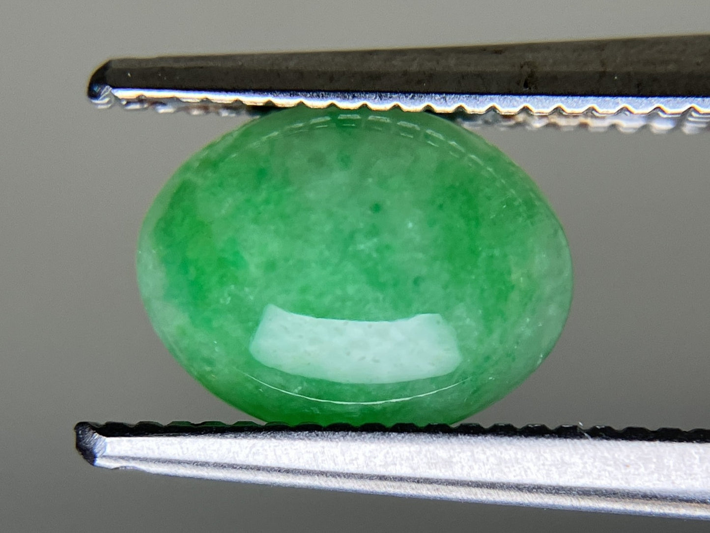 ひすい(ヒスイ 翡翠) 1.405ct 宝石ソーティング付き 8.3㎜×6.4㎜×2.8㎜ ルース( 裸石 ) 4520YY