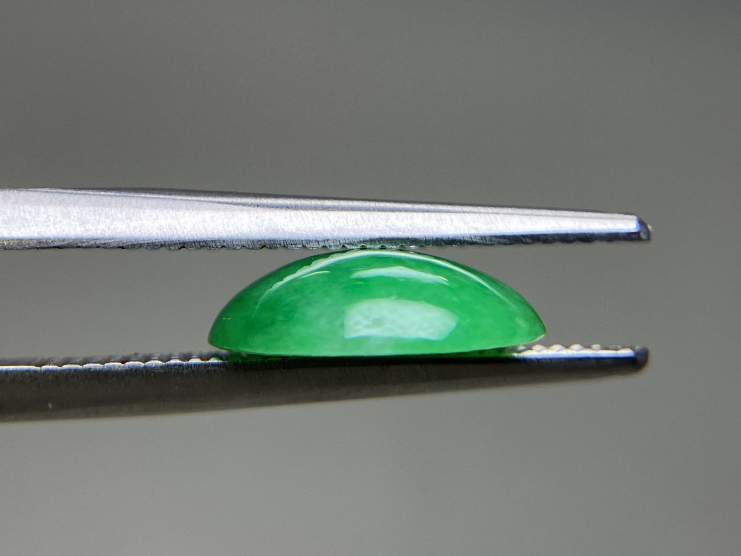 ひすい(ヒスイ 翡翠) 2.208ct 宝石ソーティング付き 10.3㎜×8.1㎜×3.0㎜ ルース( 裸石 ) 4769YY