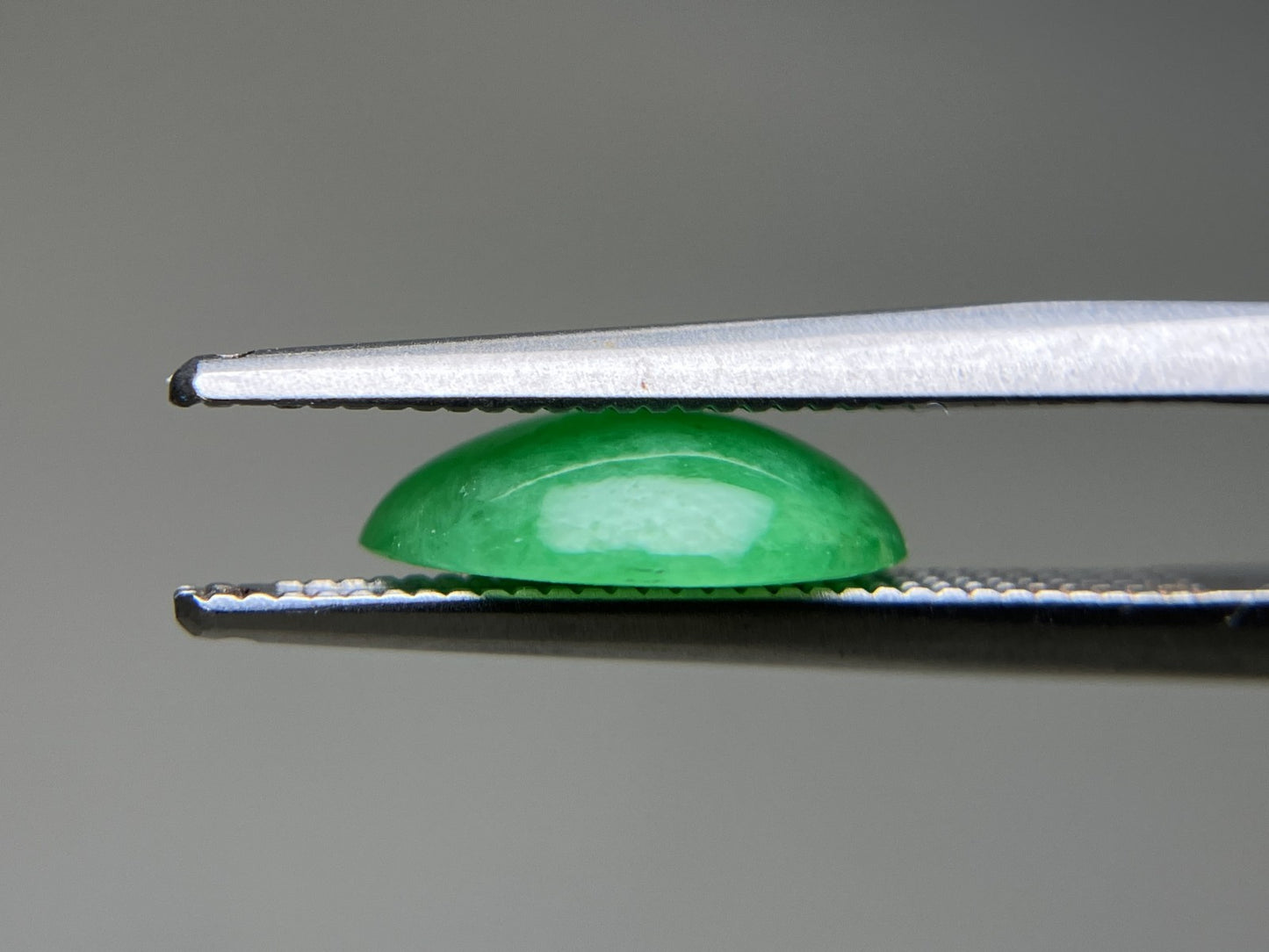 ひすい(ヒスイ 翡翠) 2.208ct 宝石ソーティング付き 10.3㎜×8.1㎜×3.0㎜ ルース( 裸石 ) 4769YY