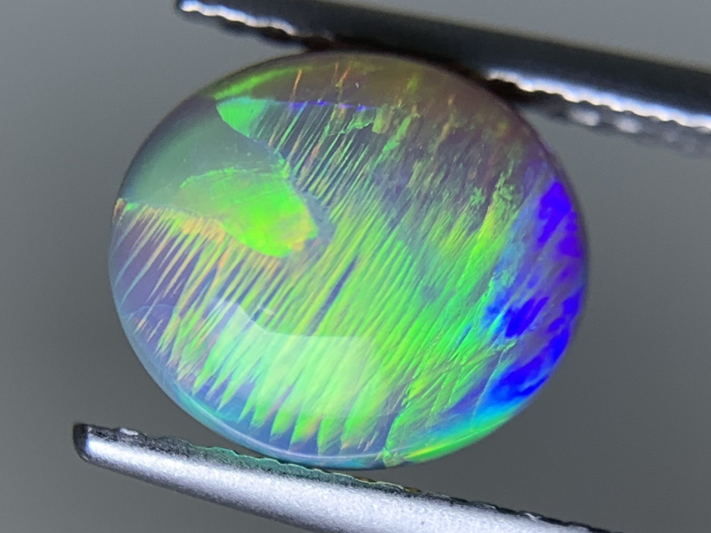 ブラックオパール 天然 1.954ct 宝石ソーティング付き 8.6㎜×7.4㎜×4.9㎜ ルース( 裸石 ) 6116Y