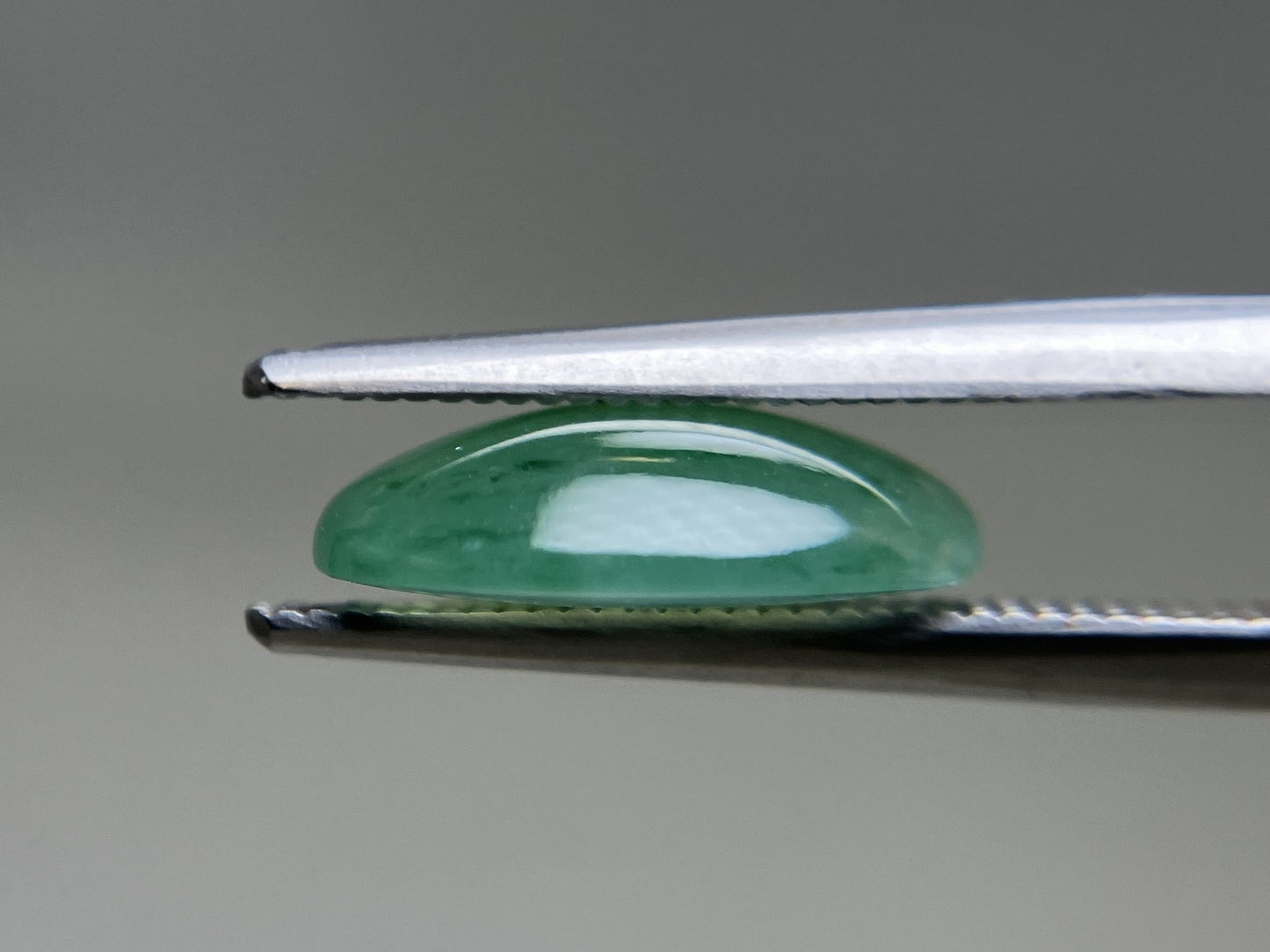 ひすい(ヒスイ 翡翠) 3.801ct 宝石ソーティング付き 12.2㎜×9.6㎜×3.7㎜ ルース( 裸石 ) 4834YY