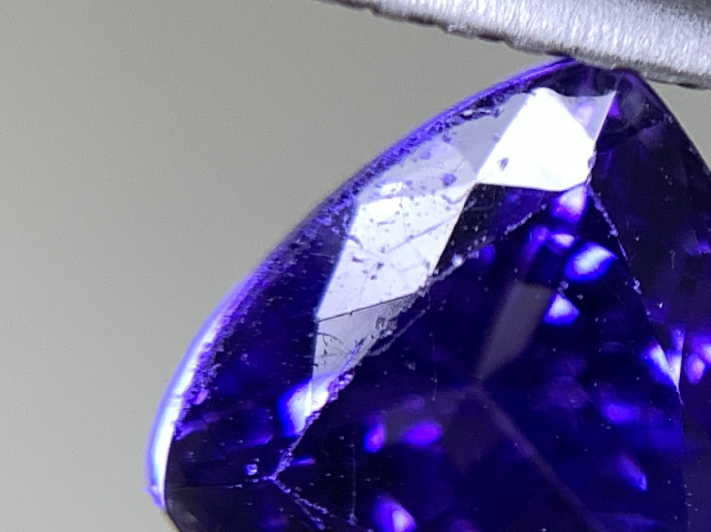 タンザナイト 天然 2.516ct 中央宝石ソーティング付き 7.85㎜×8.03㎜×5.87㎜ 天然 ルース( 裸石 ) 5255Y