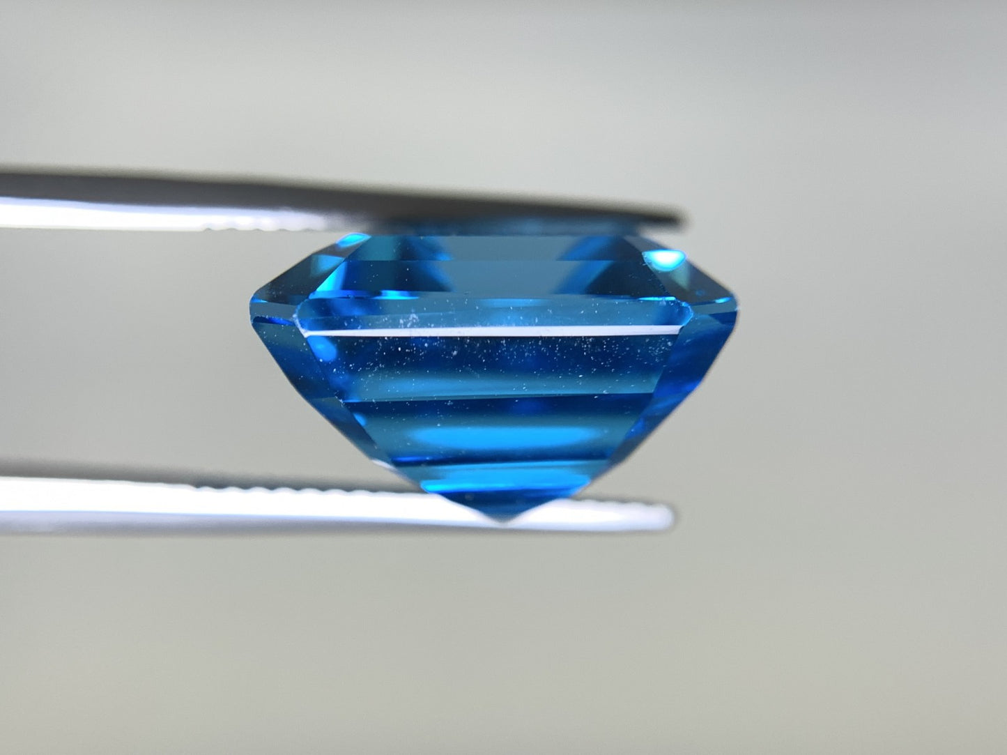 ブルートパーズ 29.926ct 宝石ソーティング付き 20.0㎜×14.8㎜×9.8㎜ ルース( 裸石 ) 3136Y