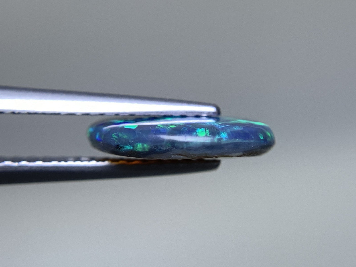 ブラックオパール 天然 1.934ct 宝石ソーティング付き 11.1㎜×10.9㎜×2.5㎜ ルース( 裸石 ) 8157Y