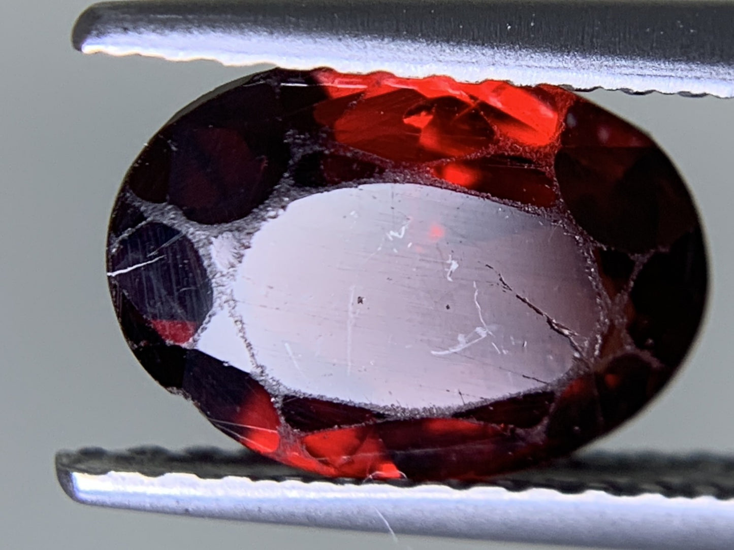 ガーネット 天然 2.019ct 宝石ソーティング付き 9.4㎜×6.6㎜×3.9㎜ ルース( 裸石 ) 6433Y