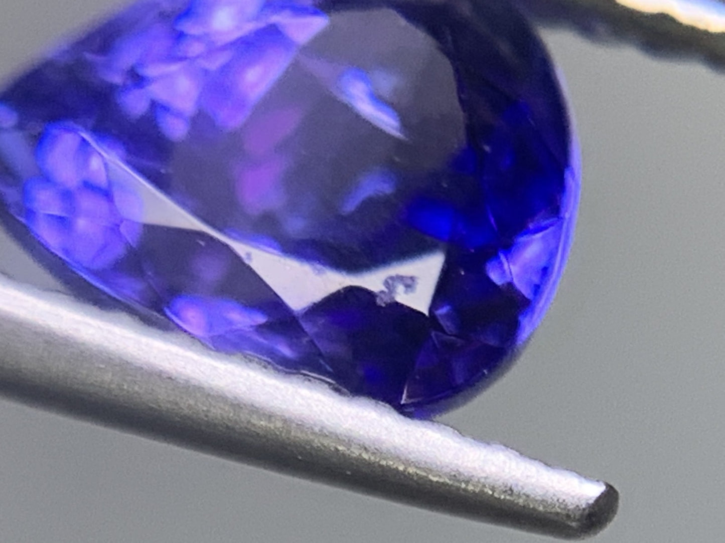 タンザナイト 1.788ct 宝石ソーティング付き 8.0㎜×6.9㎜×5.0㎜ ルース( 裸石 ) 2054Y